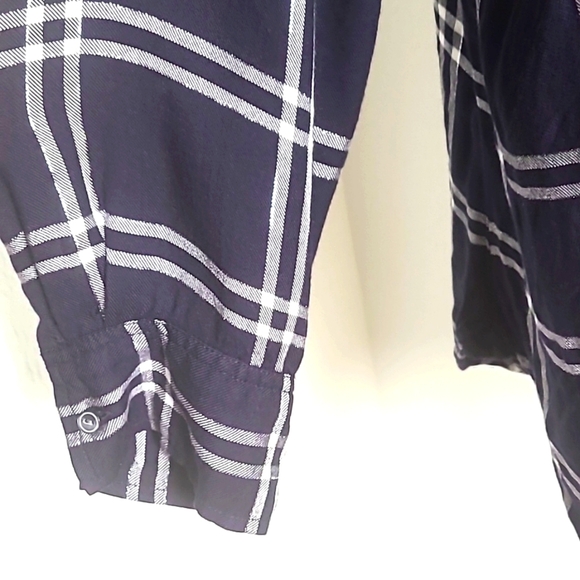 Talbots Navy Blue & Silver Metallic Plaid Buttondown Shirt, Longsleeve,  Size 2X - Picture 3 of 8